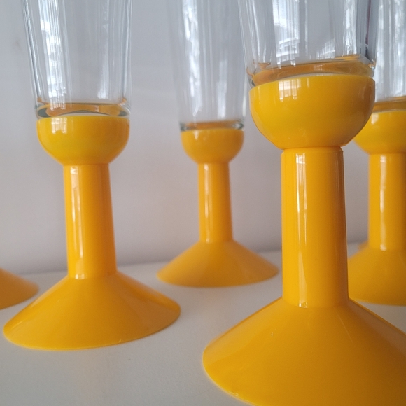 Set of 6 Bodum Okett Yellow Space Age Champagne Flutes - Picture 3 of 4